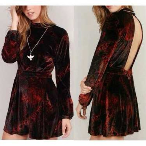 Free People Onyx Combo Printed Velvet Cut-out Back Romper Black Red Size 4 - Picture 1 of 11